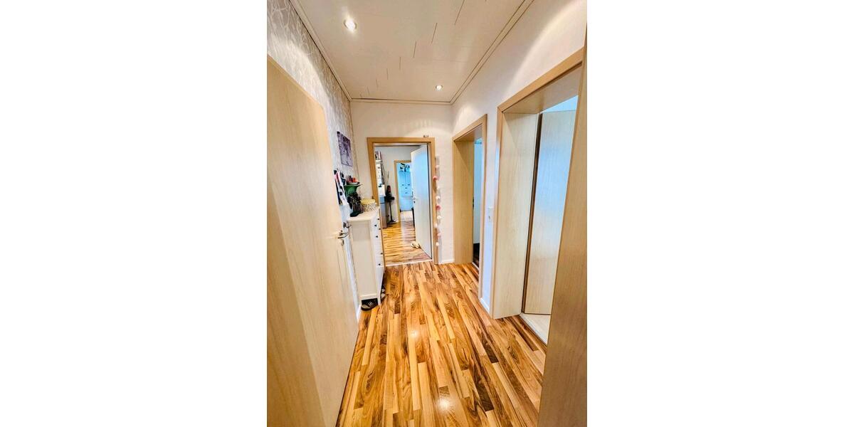 Etagenwohnung Bad Wildungen - 3 Zimmer, 74 m&sup2;, 740&euro; | Angebot:25285672