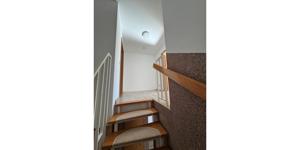 Maisonettenwohnung Ebersbach an der Fils - 3.5 Zimmer, 82 m&sup2;, 900&euro; | Angebot:24891162