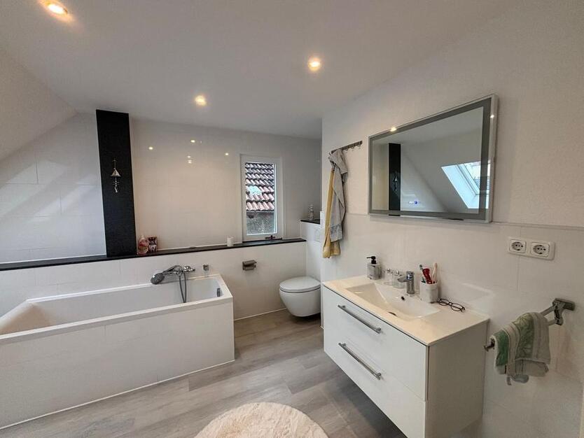 Modernisiertes Fachwerkhaus 125 qm 4 Zimmer in Nidderau zimmer
