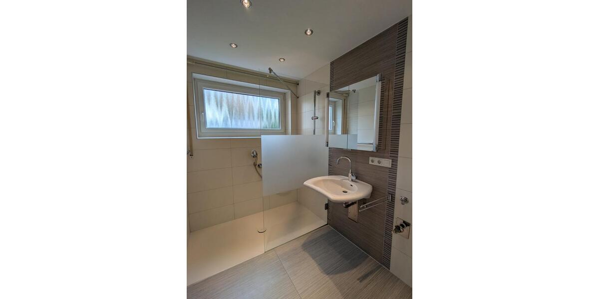 Hochparterre Amberg - 4 Zimmer, 100 m&sup2;, 1.200&euro; | Angebot:25392062