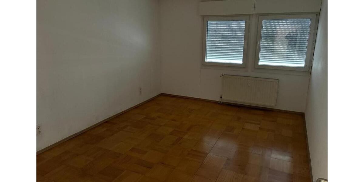 Erdgeschoßwohnung Sankt Ingbert - 3 Zimmer, 120 m&sup2;, 900&euro; | Angebot:25230913