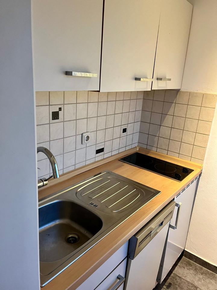 Möblierte 1-Zi-Wohnung 30qm Zwischenmiete München-Moosach 6 Mon.