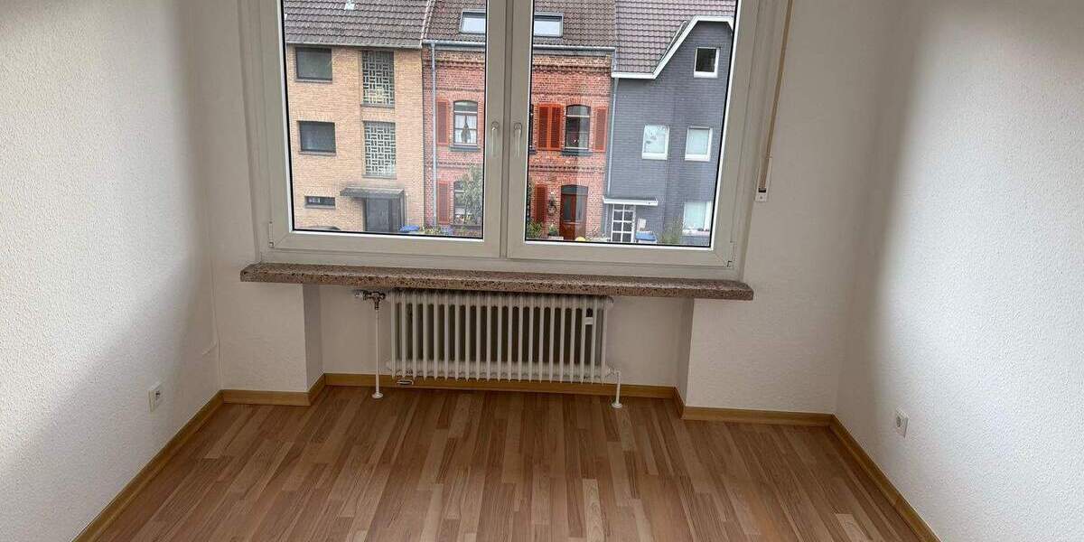 Etagenwohnung Brühl Pingsdorf - 3 Zimmer, 84 m&sup2;, 1.000&euro; | Angebot:23824241