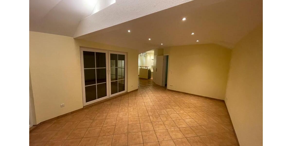 Dachgeschoßwohnung Netphen - 1 Zimmer, 94 m&sup2;, 1.134&euro; | Angebot:25656488