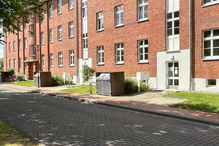 Großzügige und moderne 3-Zimmer-Erdgeschosswohnung mit Balkon und neuer EBK 3 zimmer