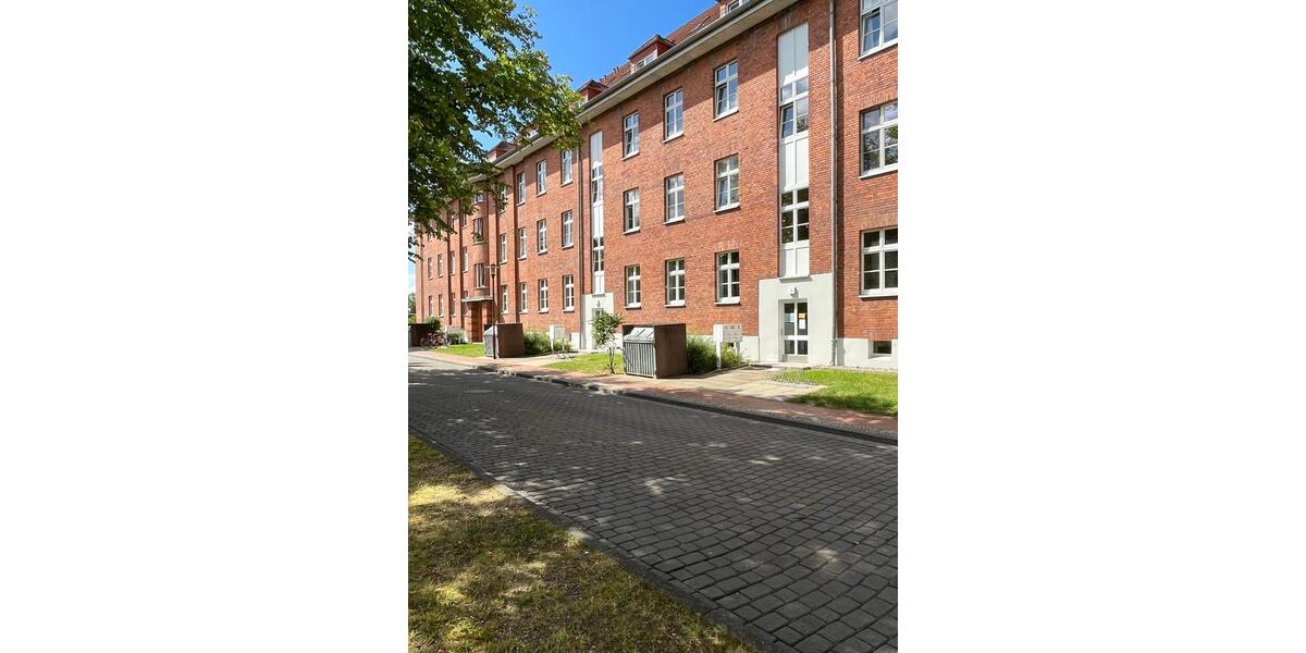 Großzügige und moderne 3-Zimmer-Erdgeschosswohnung mit Balkon und neuer EBK 3 zimmer