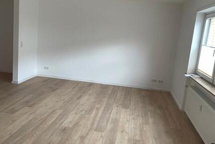 Schöne 1,5-Zimmer-Wohnung mit Balkon in zentraler Lage zimmer