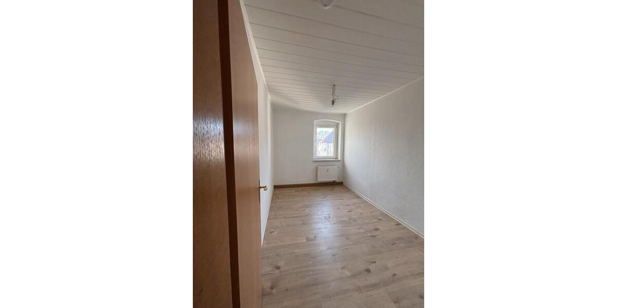 Dachgeschoßwohnung Gera Alt-Taubenpreskeln - 1.5 Zimmer, 47 m&sup2;, 290&euro; | Angebot:26041706