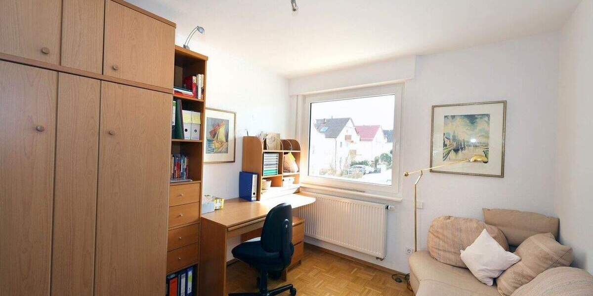 Etagenwohnung Leinfelden-Echterdingen Leinfelden - 4 Zimmer, 110 m&sup2;, 2.000&euro; | Angebot:24684199