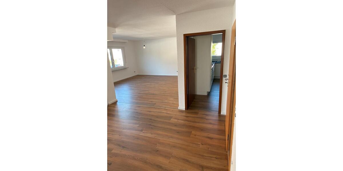 Erdgeschoßwohnung Spaichingen - 3.5 Zimmer, 90 m&sup2;, 1.150&euro; | Angebot:26691634