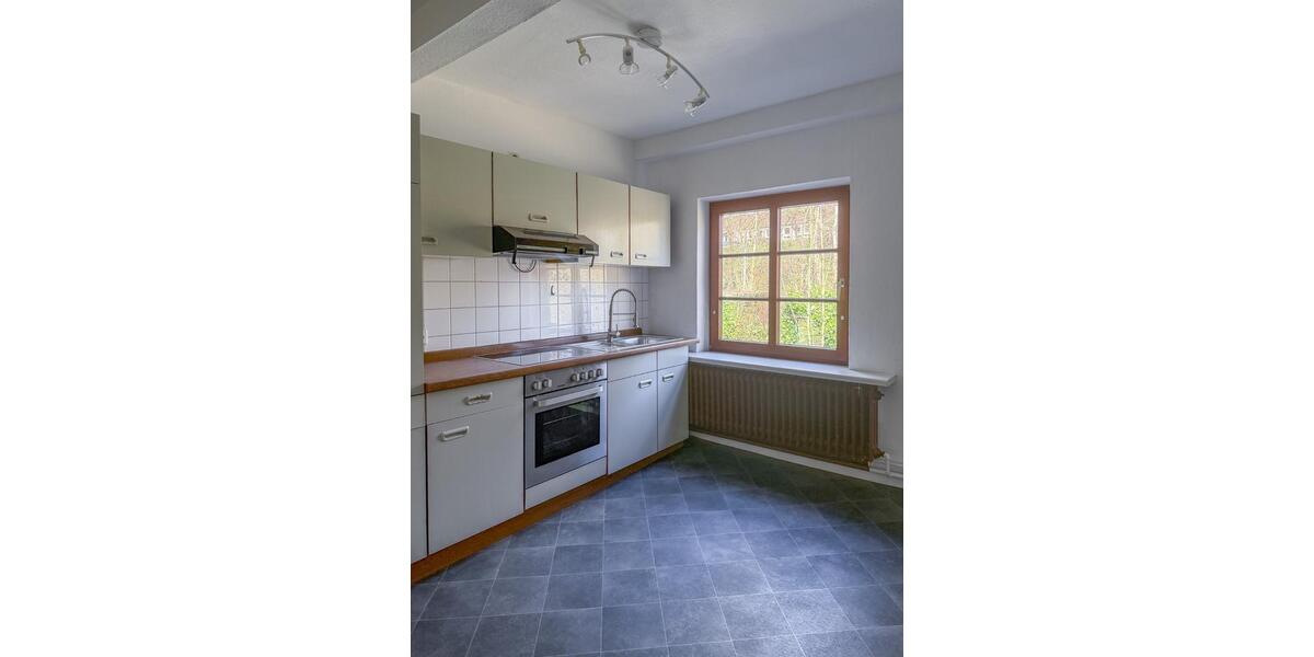 Dachgeschoßwohnung Flensburg - 2 Zimmer, 87 m&sup2;, 600&euro; | Angebot:26032905