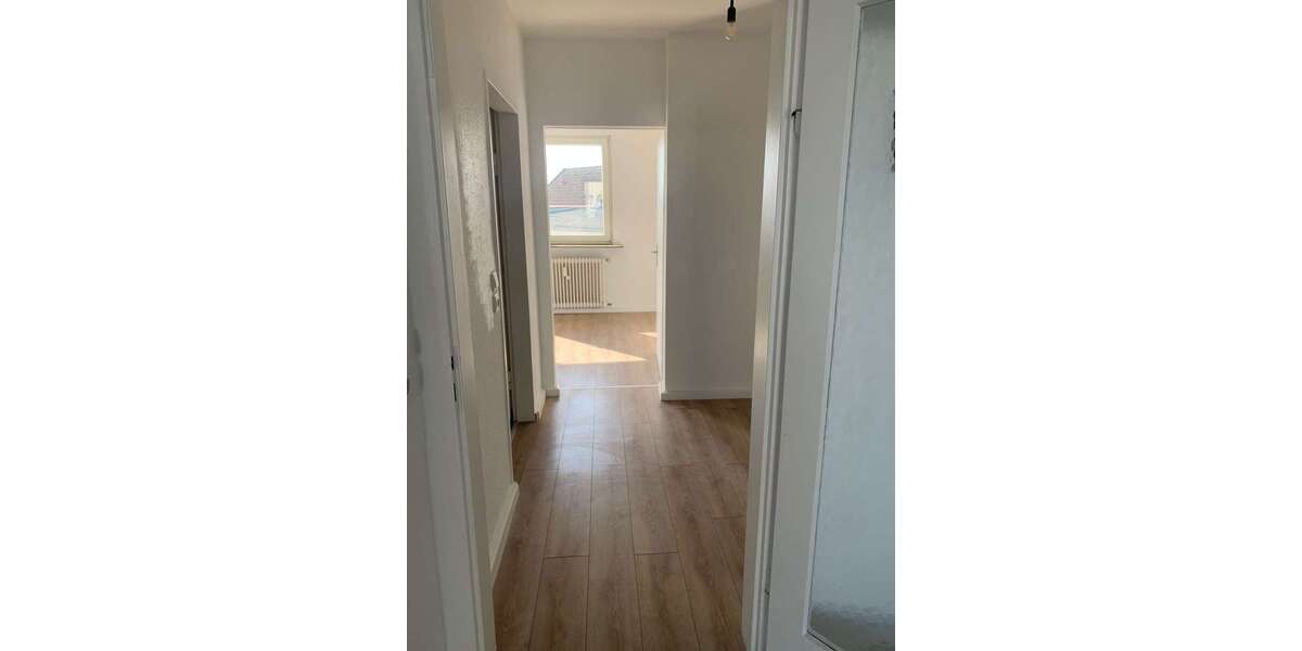 Etagenwohnung Offenbach Zentrum - 2 Zimmer, 75 m&sup2;, 900&euro; | Angebot:27198062