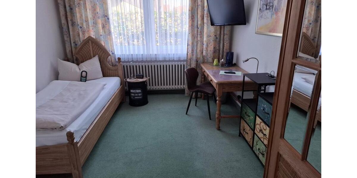 Etagenwohnung Halle - 1 Zimmer, 19 m&sup2;, 580&euro; | Angebot:25882228
