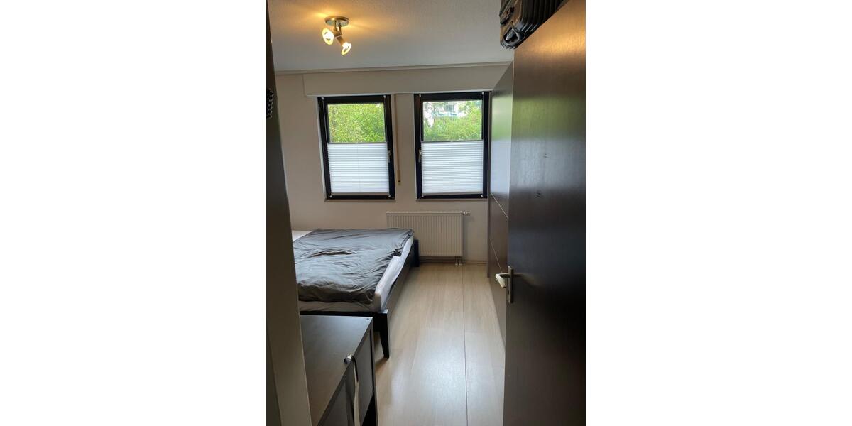 Helles WG-Zimmer mit guter Anbindung nach Köln 13 zimmer