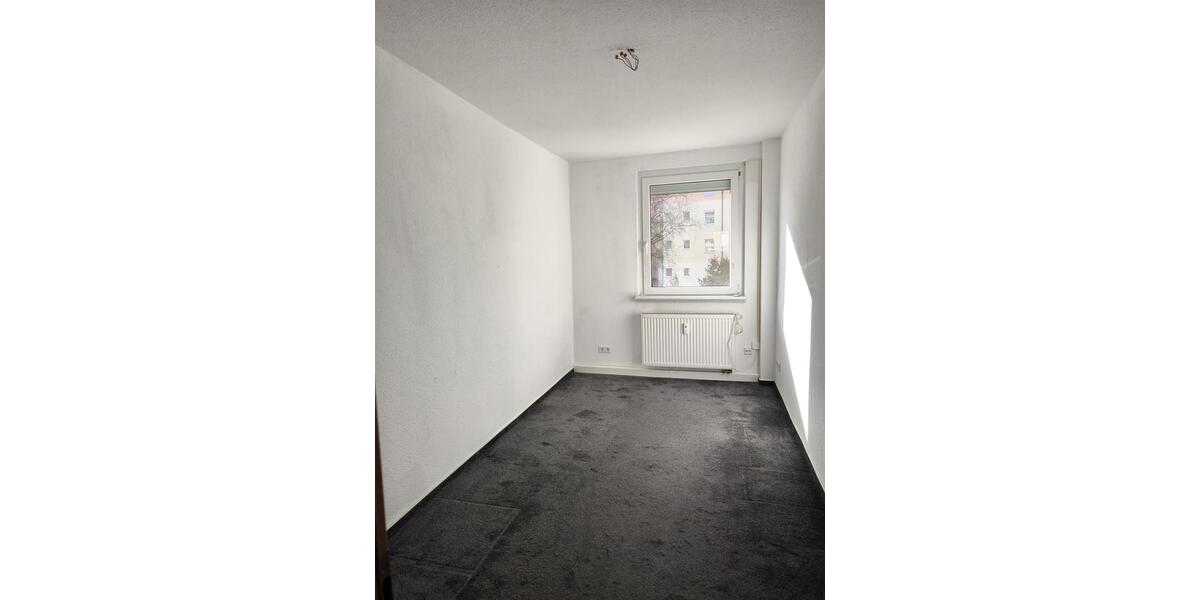 Etagenwohnung Groitzsch - 3 Zimmer, 70 m&sup2;, 440&euro; | Angebot:25804811