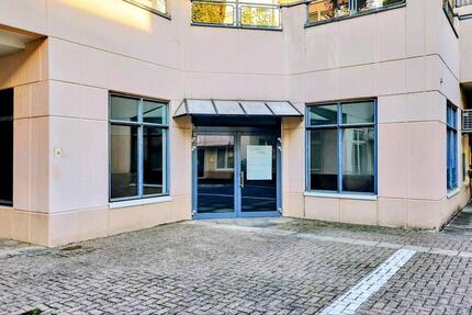 LadenBüro in der Schöntalpassage zimmer