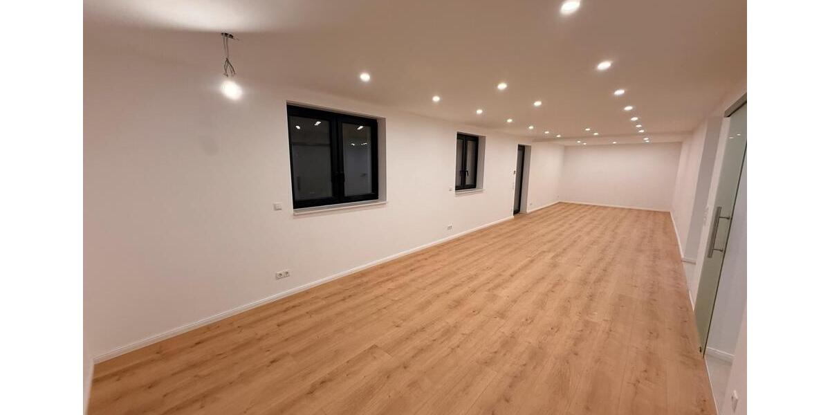 Erdgeschoßwohnung Niedernhausen - 5 Zimmer, 178 m&sup2;, 1.800&euro; | Angebot:26084920