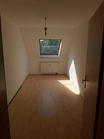 Dachgeschoßwohnung Chemnitz Bernsdorf - 3 Zimmer, 70 m&sup2;, 259&euro; | Angebot:26041094