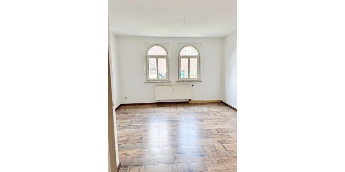 Dachgeschoßwohnung Meerane - 4 Zimmer, 127 m&sup2;, 730&euro; | Angebot:26293189