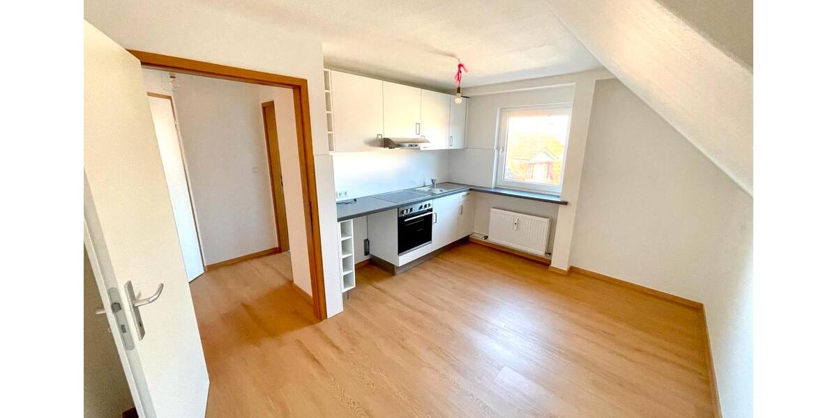 Dachgeschoßwohnung Berlin Steglitz-Zehlendorf - 2 Zimmer, 62 m&sup2;, 1.400&euro; | Angebot:26249335