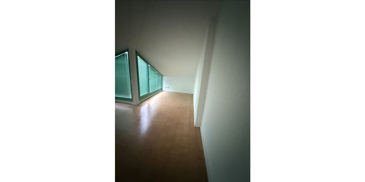 Etagenwohnung Hofheim am Taunus - 3 Zimmer, 120 m&sup2;, 1.200&euro; | Angebot:25544452