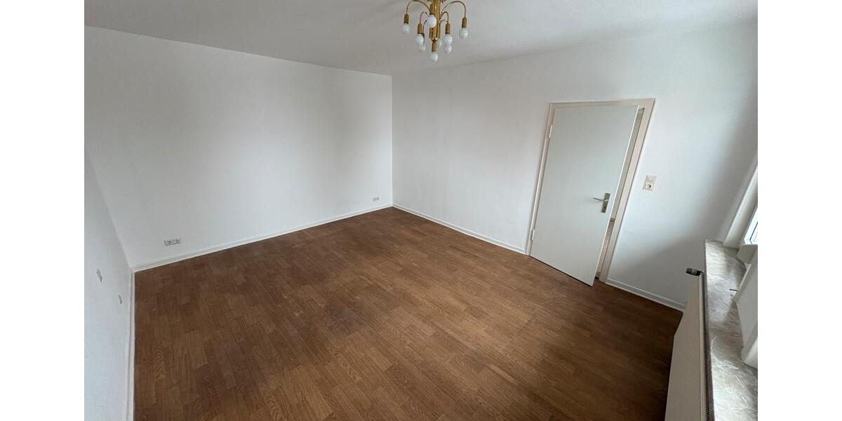 Etagenwohnung Dassel - 5 Zimmer, 124 m&sup2;, 749&euro; | Angebot:26007340