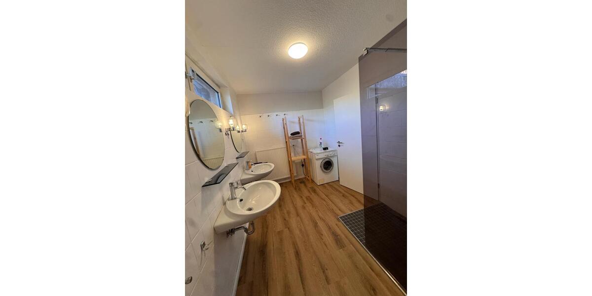 Erdgeschoßwohnung Norden - 5 Zimmer, 102 m&sup2;, 1.290&euro; | Angebot:24614351