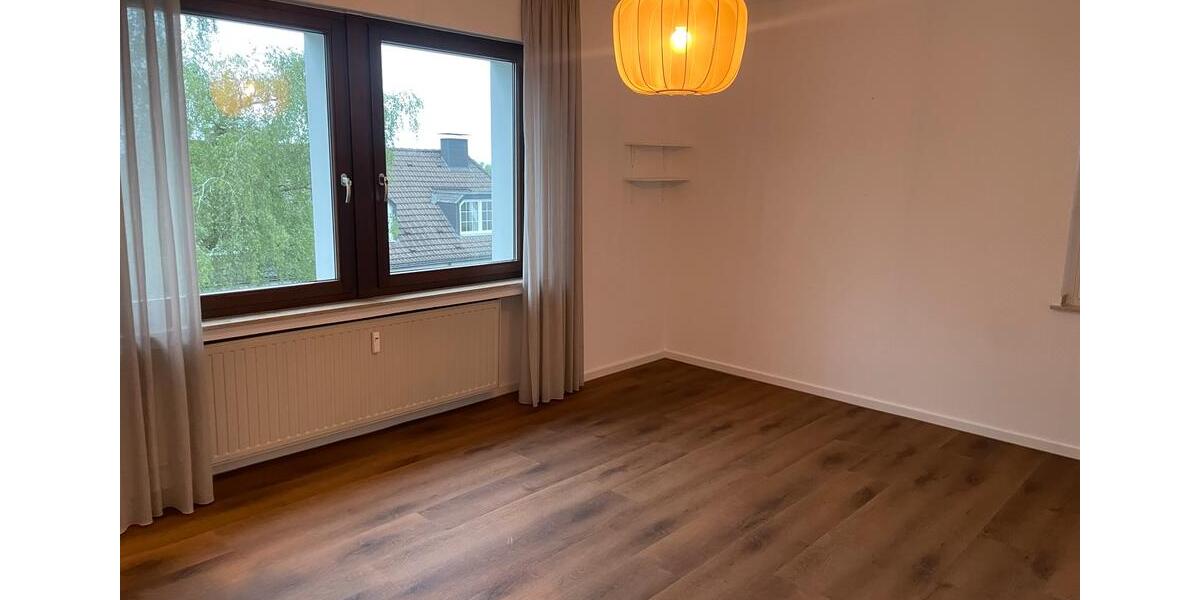 Etagenwohnung Wuppertal Gemarkung Barmen - 3 Zimmer, 90 m&sup2;, 1.250&euro; | Angebot:26692994