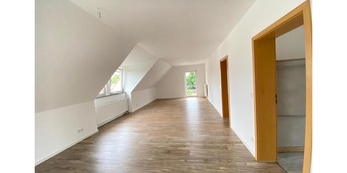 Moderne 2-Zimmer, EBK, neuem Bad, Balkon & Stellplatz 2 zimmer