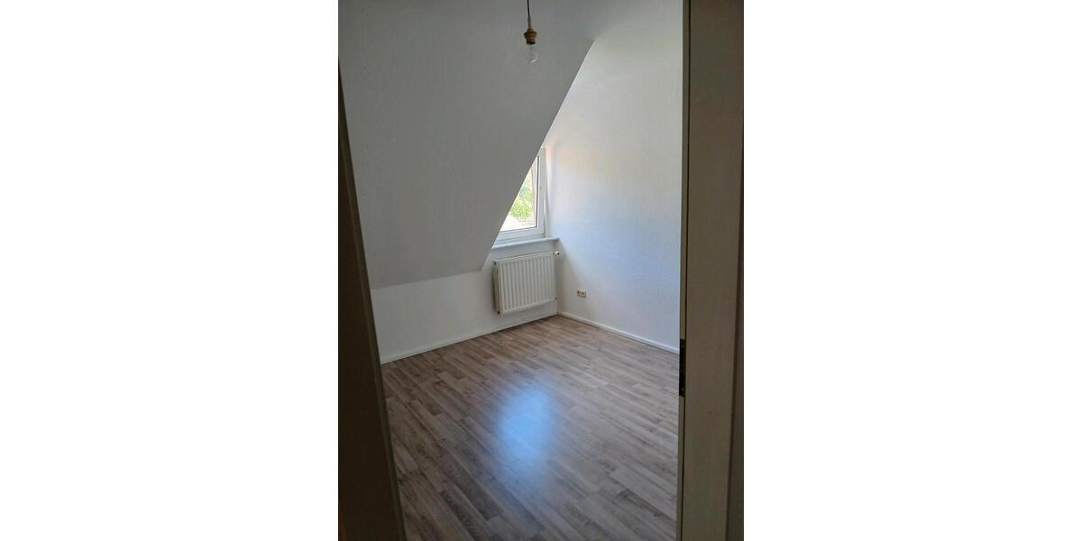 Dachgeschoßwohnung Hohenroth - 2.5 Zimmer, 98 m&sup2;, 620&euro; | Angebot:26515790