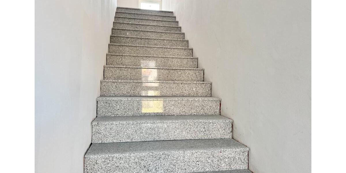 Top-3-Zimmer-Penthouse-Wohnung mit Blick ins Grüne, Dachterrasse, GlasfaserBreitband, Energie: A+ 3 zimmer