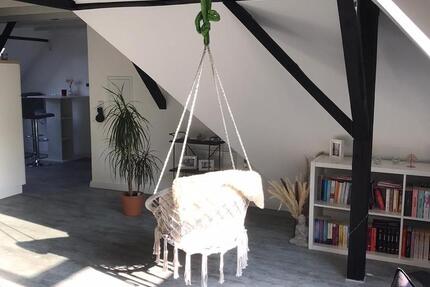 Traumhafte Dachgeschosswohnung im sanierten Altbau zimmer