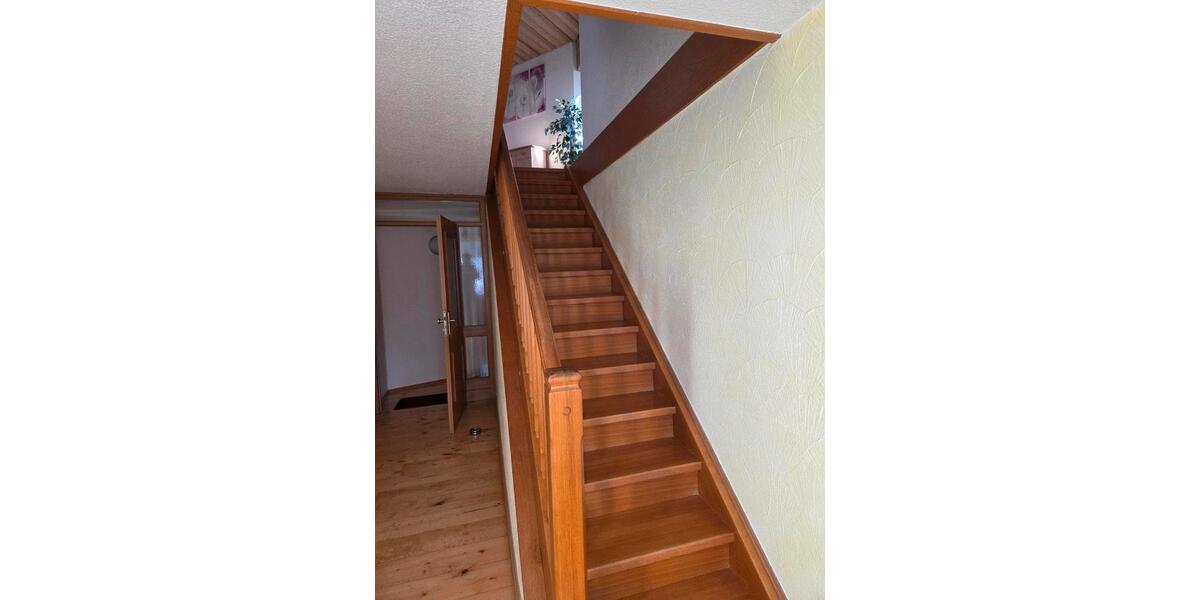 Maisonettenwohnung Neuburg an der Kammel - 3 Zimmer, 125 m&sup2;, 900&euro; | Angebot:25395618