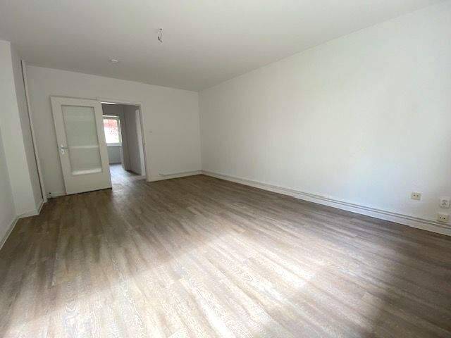 HH-SÜLLDORF Nähe S-Bahn, gute Wohnlage, sanierte 1 Zi.-Whg.ca. 38m², Balkon, neues Vollbad mit Fenster, EBK etc., € 770 inkl.