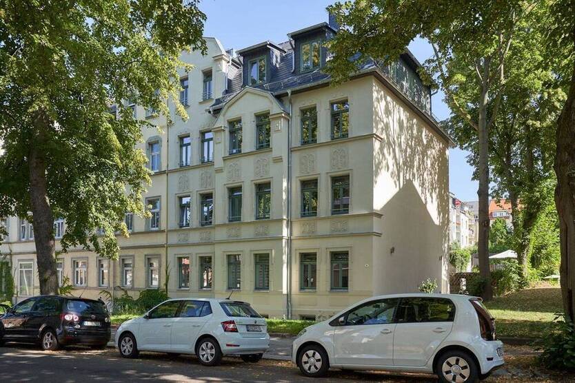 +LUXUS+ 4-R-WE, Parkett, Fußbodenheizung, Stuck, Balkon-Terrasse-Garten, Gäste-WC, TV-Spiegel, Einbauküche etc. +