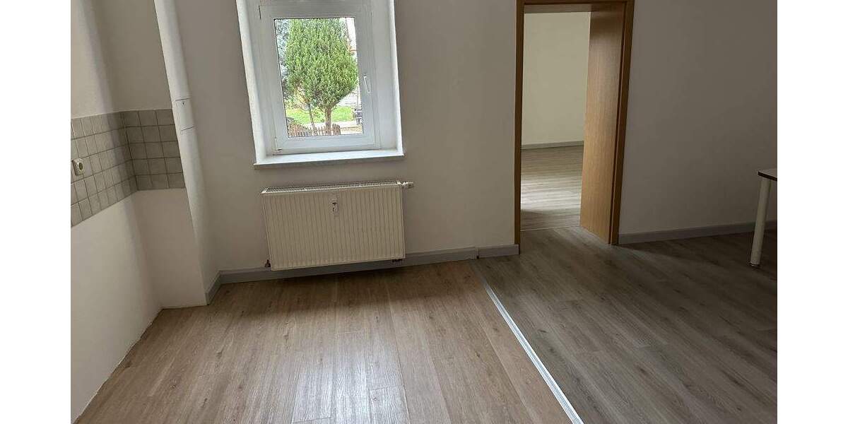 Etagenwohnung Lützen - 4 Zimmer, 110 m&sup2;, 850&euro; | Angebot:23957749