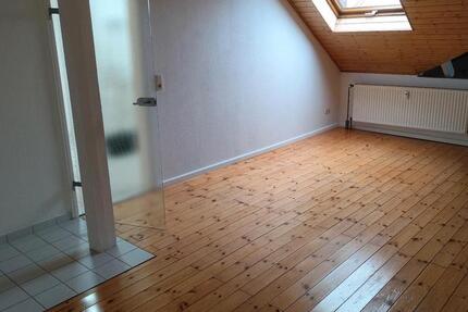 Schöne ruhige DG-Wohnung direkt in Niederaula 3 zimmer