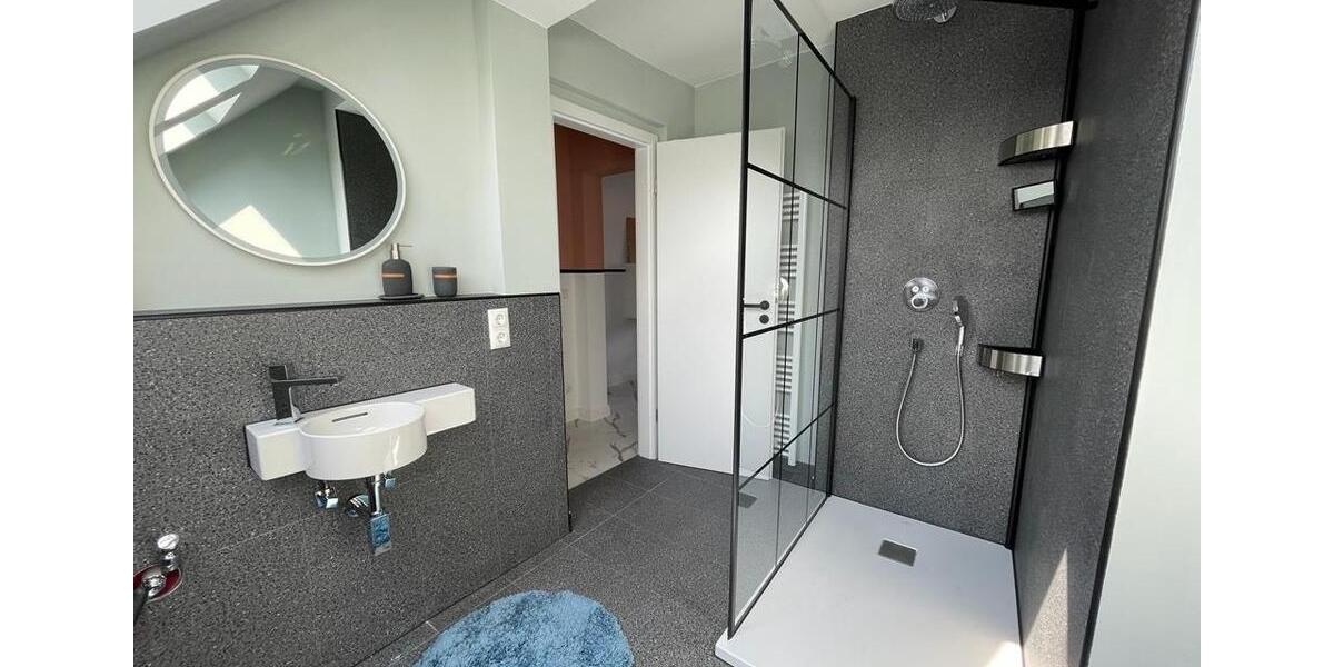 Dachgeschoßwohnung Berlin Charlottenburg-Wilmersdorf - 2 Zimmer, 65 m&sup2;, 1.250&euro; | Angebot:26351772