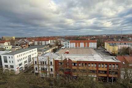 Wohnung zum Mieten in Magdeburg 327 € 49.47 m² 2 zimmer