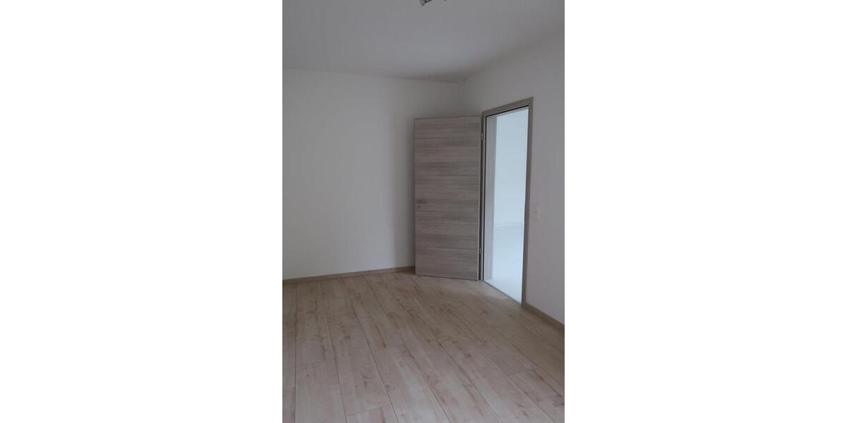 Erdgeschoßwohnung Deggendorf - 2 Zimmer, 64 m&sup2;, 650&euro; | Angebot:25857785