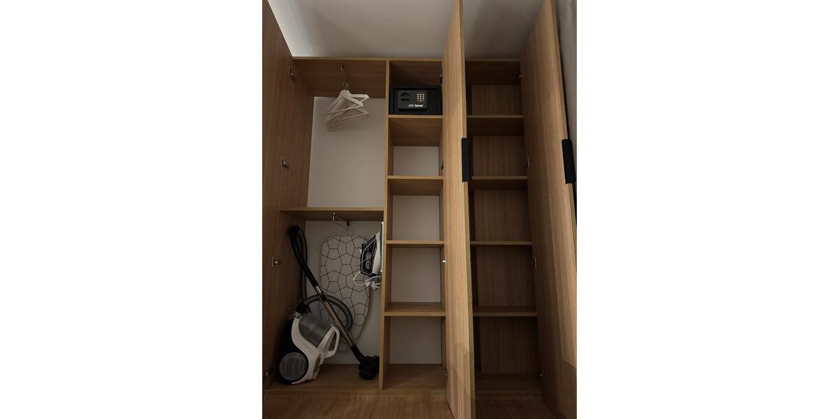 Etagenwohnung Köln Innenstadt - 1 Zimmer, 20 m&sup2;, 1.350&euro; | Angebot:26646078