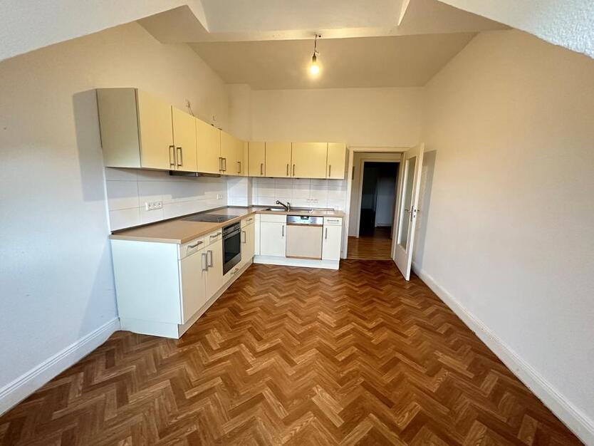 Großzügige Altbauwohnung mit 3Zimmern in bester Lage zimmer