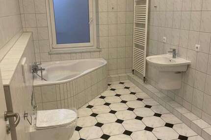 Wohnung Halberstadt - 4 Zimmer, 115 m&sup2;, 700&euro; | Angebot:26464162