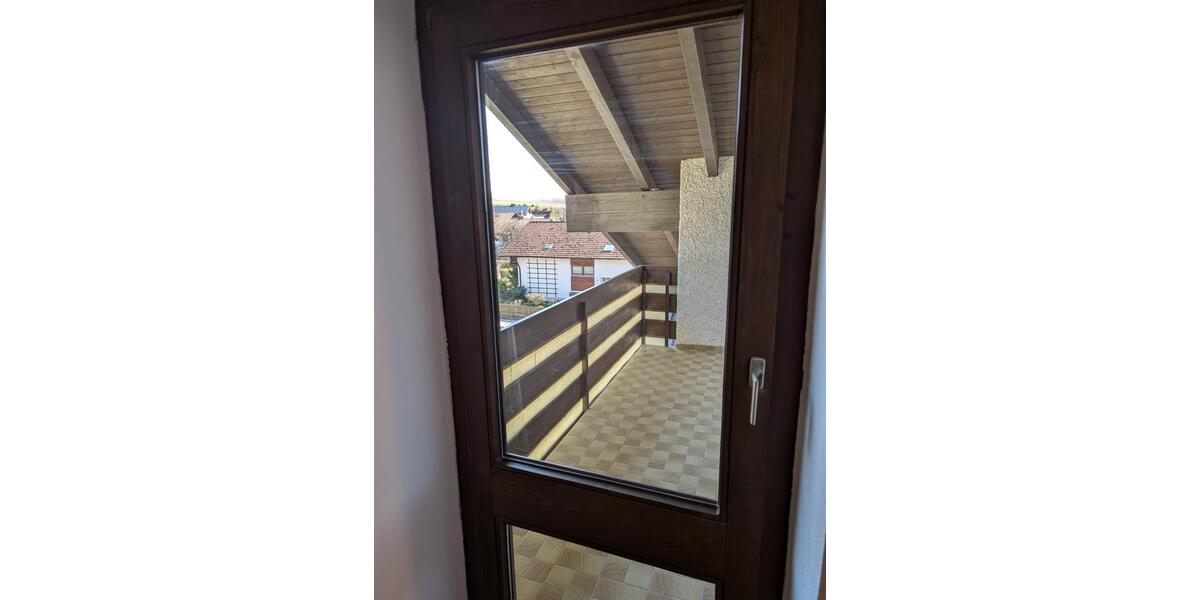 Dachgeschoßwohnung Landau an der Isar - 2 Zimmer, 35 m&sup2;, 480&euro; | Angebot:25794958