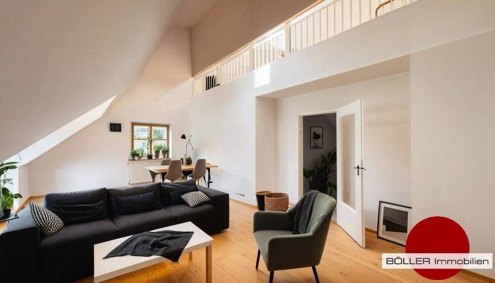 Schönes Feucht! Tolle 2-Zi. Dachgeschoßwohnung plus offene Wohn-Galerie und großer Dachterrasse!