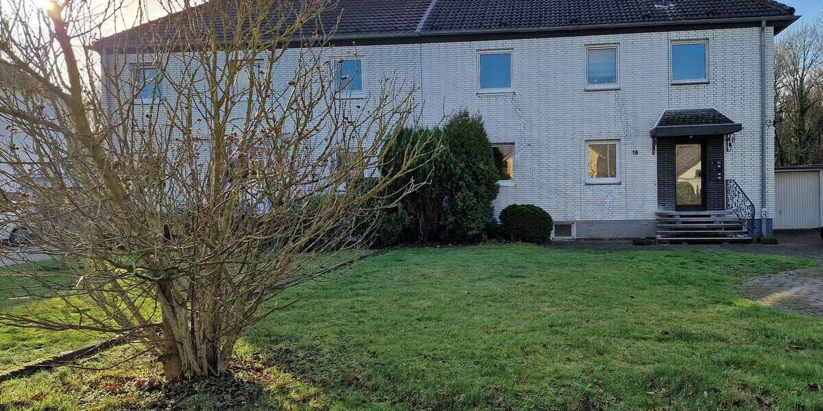 Etagenwohnung Duisburg Duisburg-Mitte - 4 Zimmer, 117 m&sup2;, 1.200&euro; | Angebot:25159365