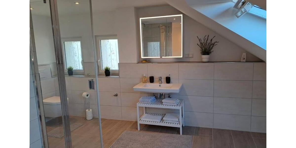 Dachgeschoßwohnung Duisburg Hamborn - 2 Zimmer, 82 m&sup2;, 758&euro; | Angebot:26562111