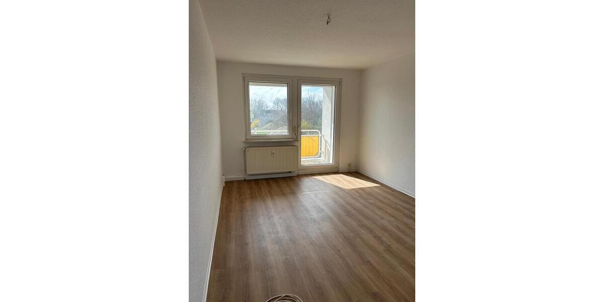 Etagenwohnung Teutschenthal - 3 Zimmer, 60 m&sup2;, 300&euro; | Angebot:24525445