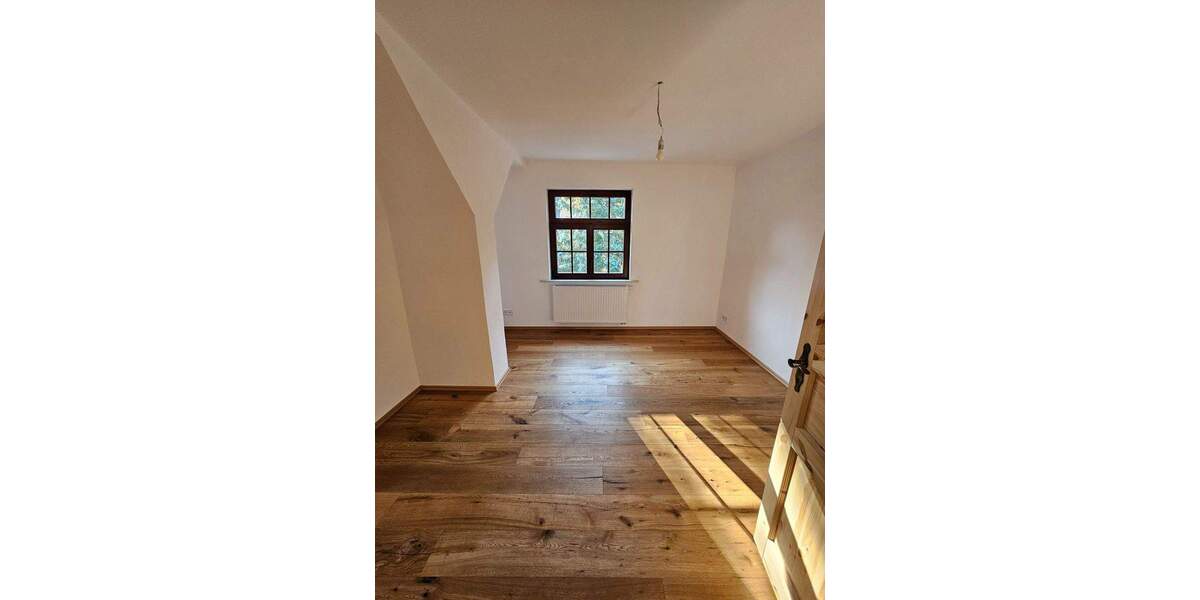 Einfamilienhaus Großpösna - 8 Zimmer, 217 m&sup2;, 2.520&euro; | Angebot:25880904
