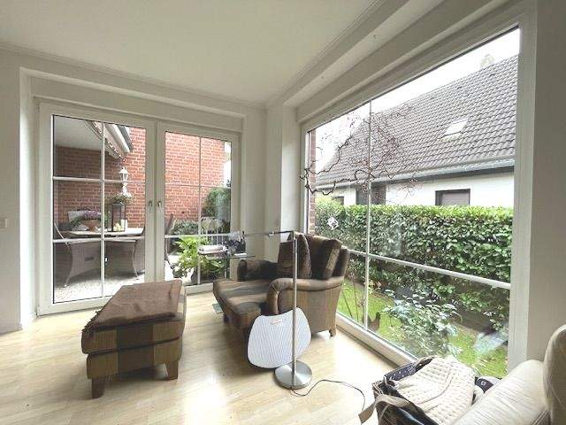 Vermietungsangebot für eine Doppelhaushälfte mit großer Terrasse, eigenem Gartenteil und einem Carport Platz in 21629 Neu Wulmstorf